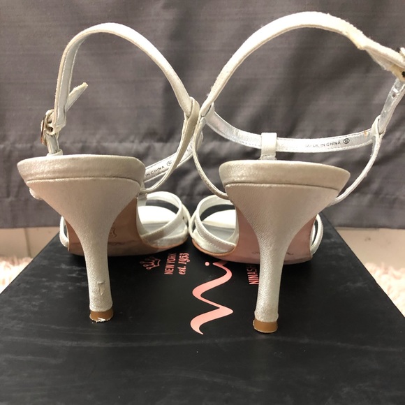 NINA SHOES Valeska Strappy Sandals - Picture 8 of 8